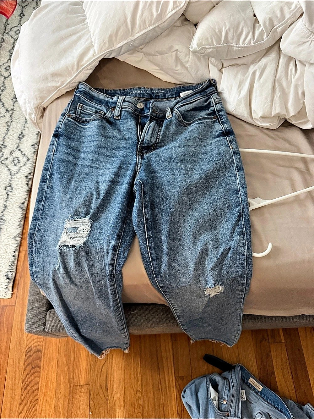 Old Navy High-Rise O.G. Straight Extra Stretch Distressed Jeans Blue Size 2